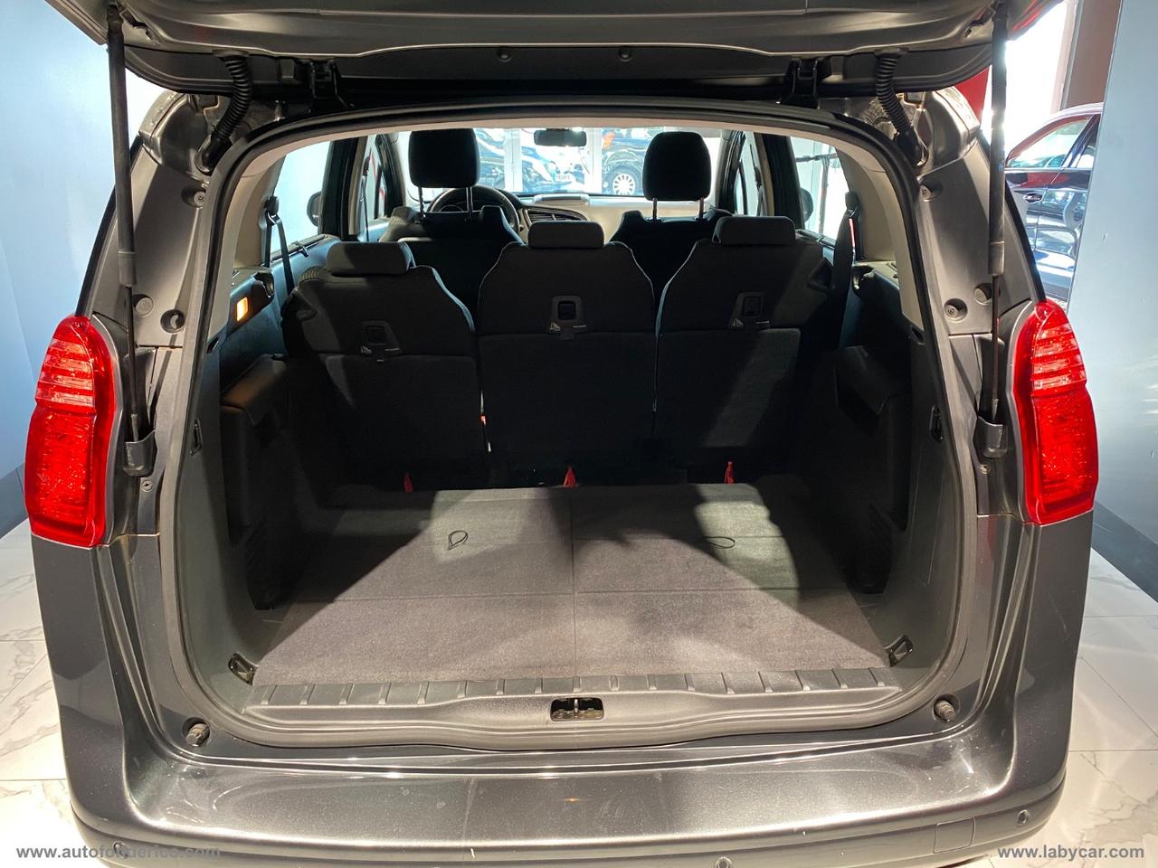 PEUGEOT 5008 1.6 HDi 115 CV Business