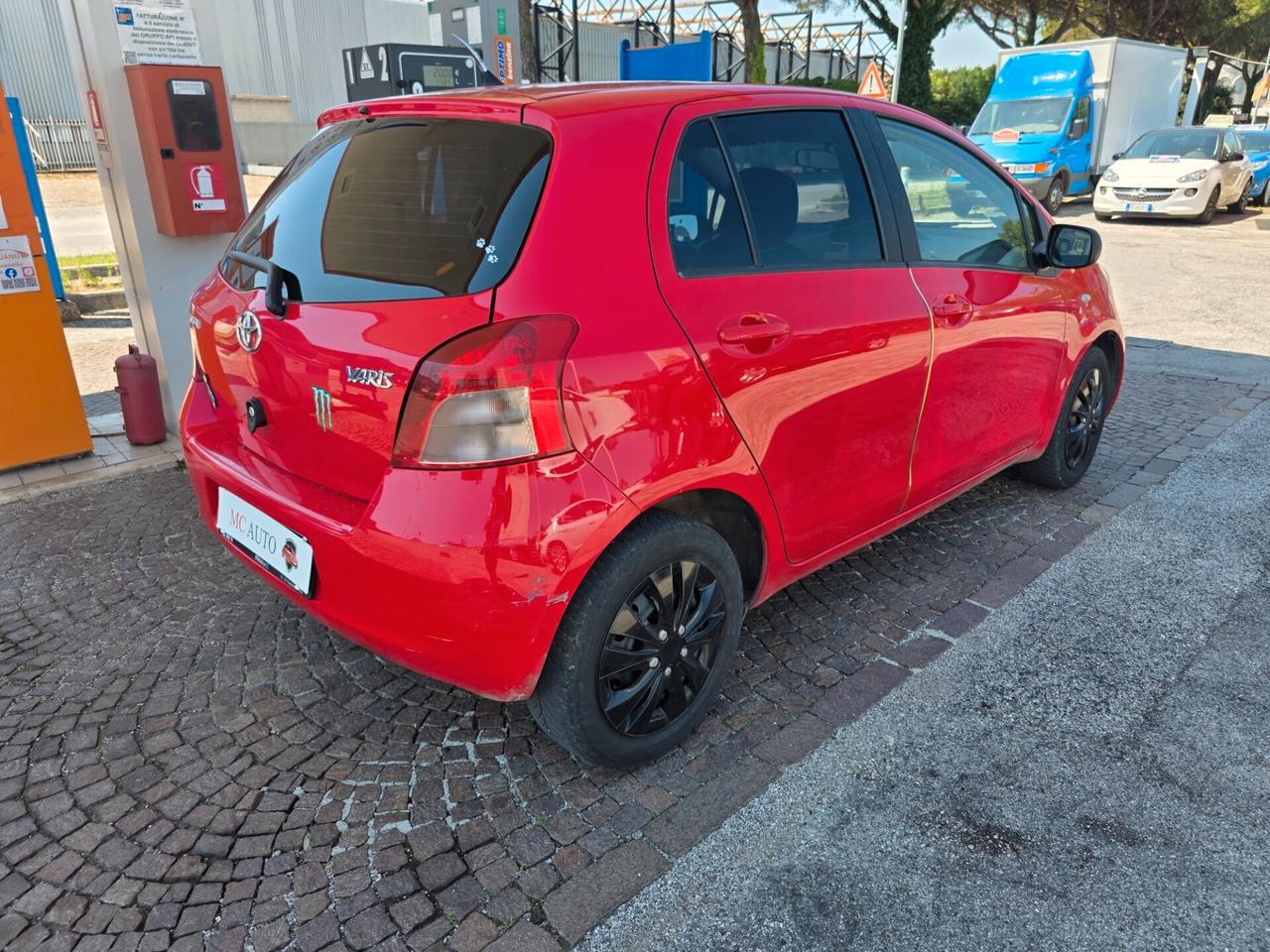 Toyota Yaris 1.0 5 porte con 250.000km Neopatentati ok
