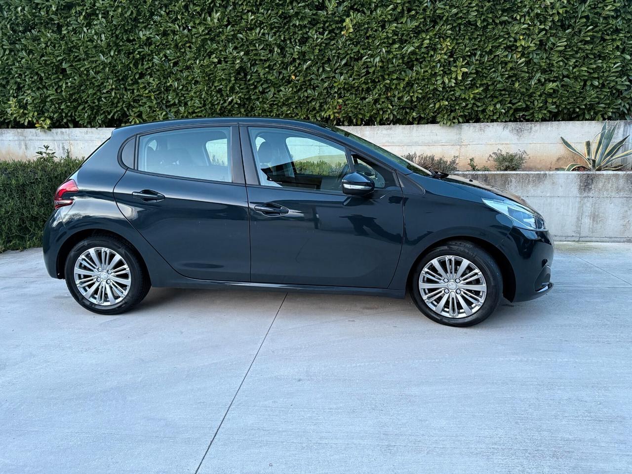 Peugeot 208 Benzina 1.2 Allure 82 CV Allure (Euro 6B) adatta neopatentati