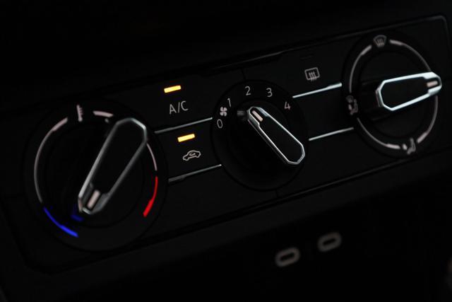 VOLKSWAGEN Taigo 1.0 TSI 110 CV DSG R-Line