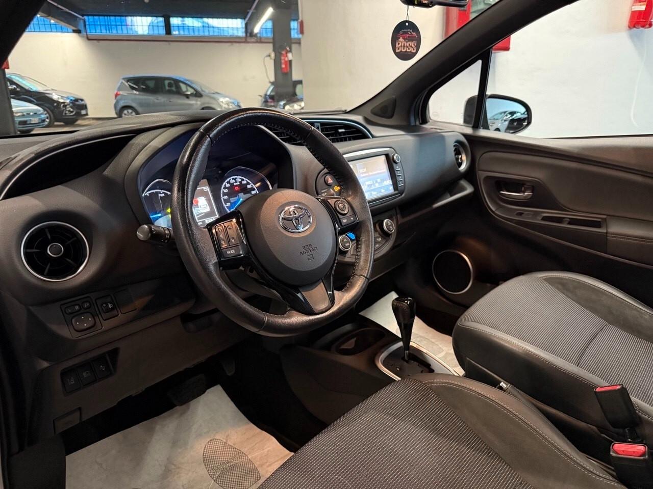 Toyota Yaris 1.5 Hybrid Style TETTO PANORAMICO