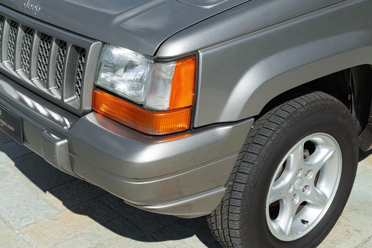 Jeep Grand Cherokee LIMITED LX 5.9 V8 - JEP00027