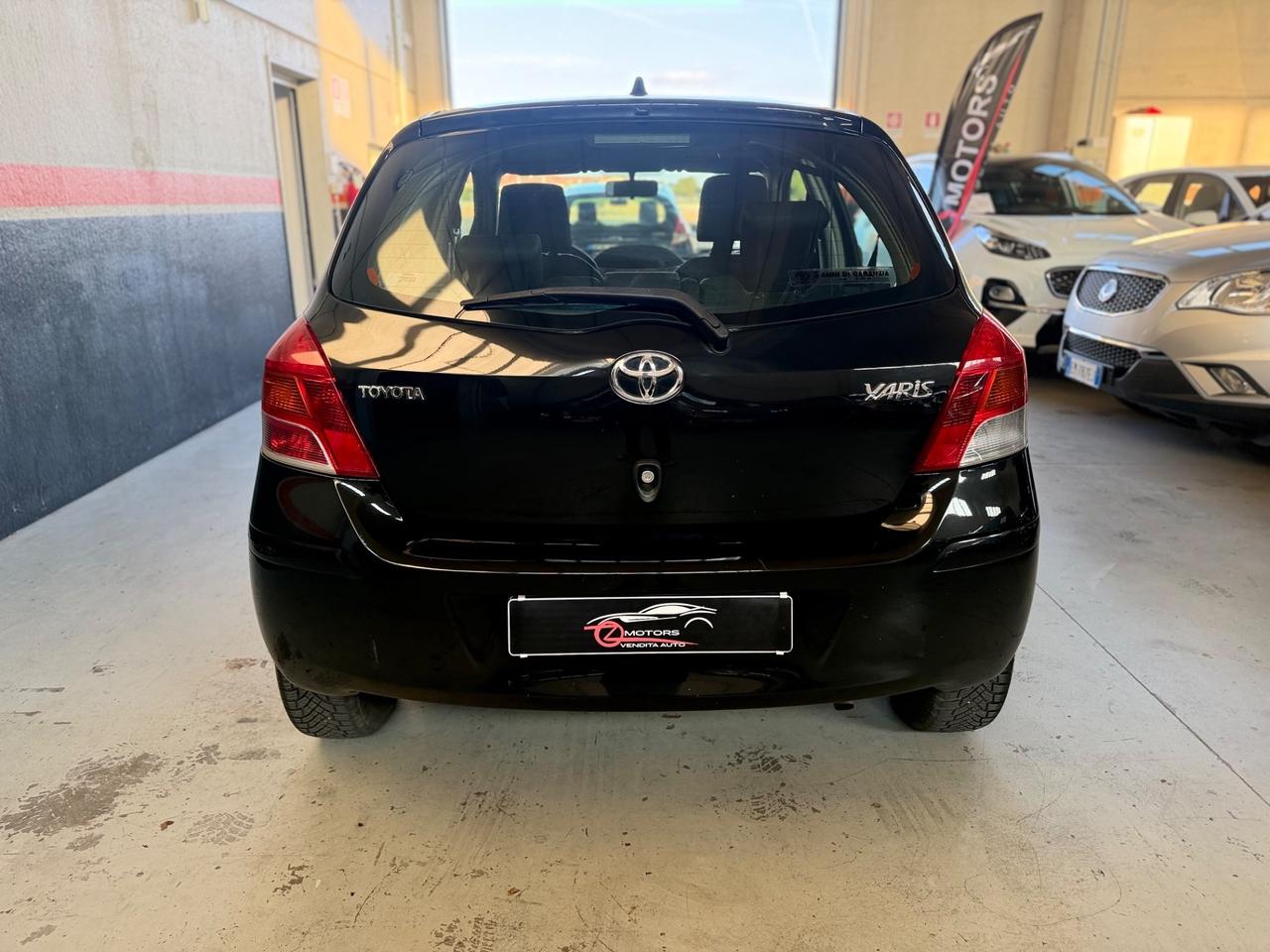 Toyota Yaris 1.0 5 porte Now NEOPATENTATI