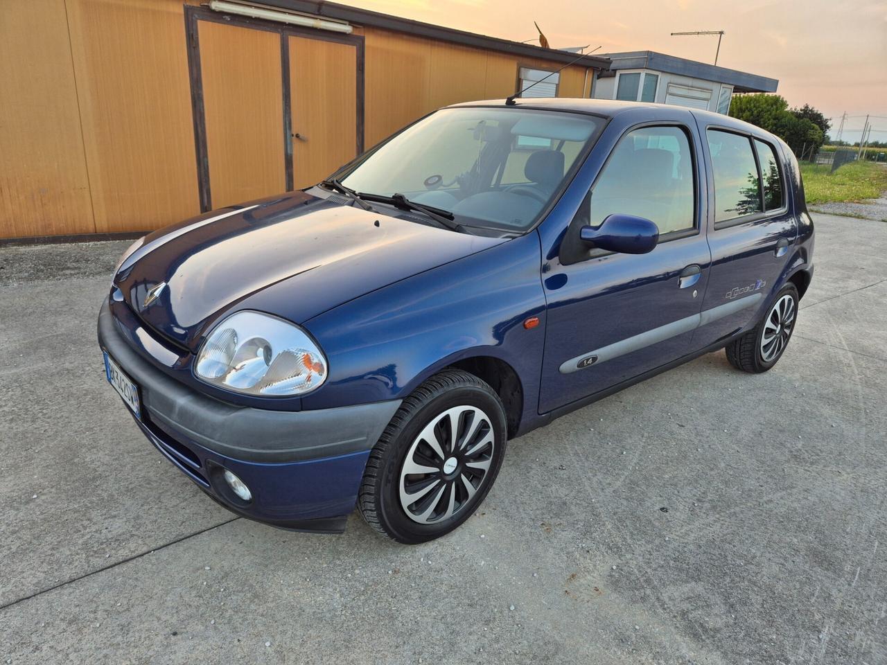 Renault Clio 1.4 cat 5 porte MTV neopatentati