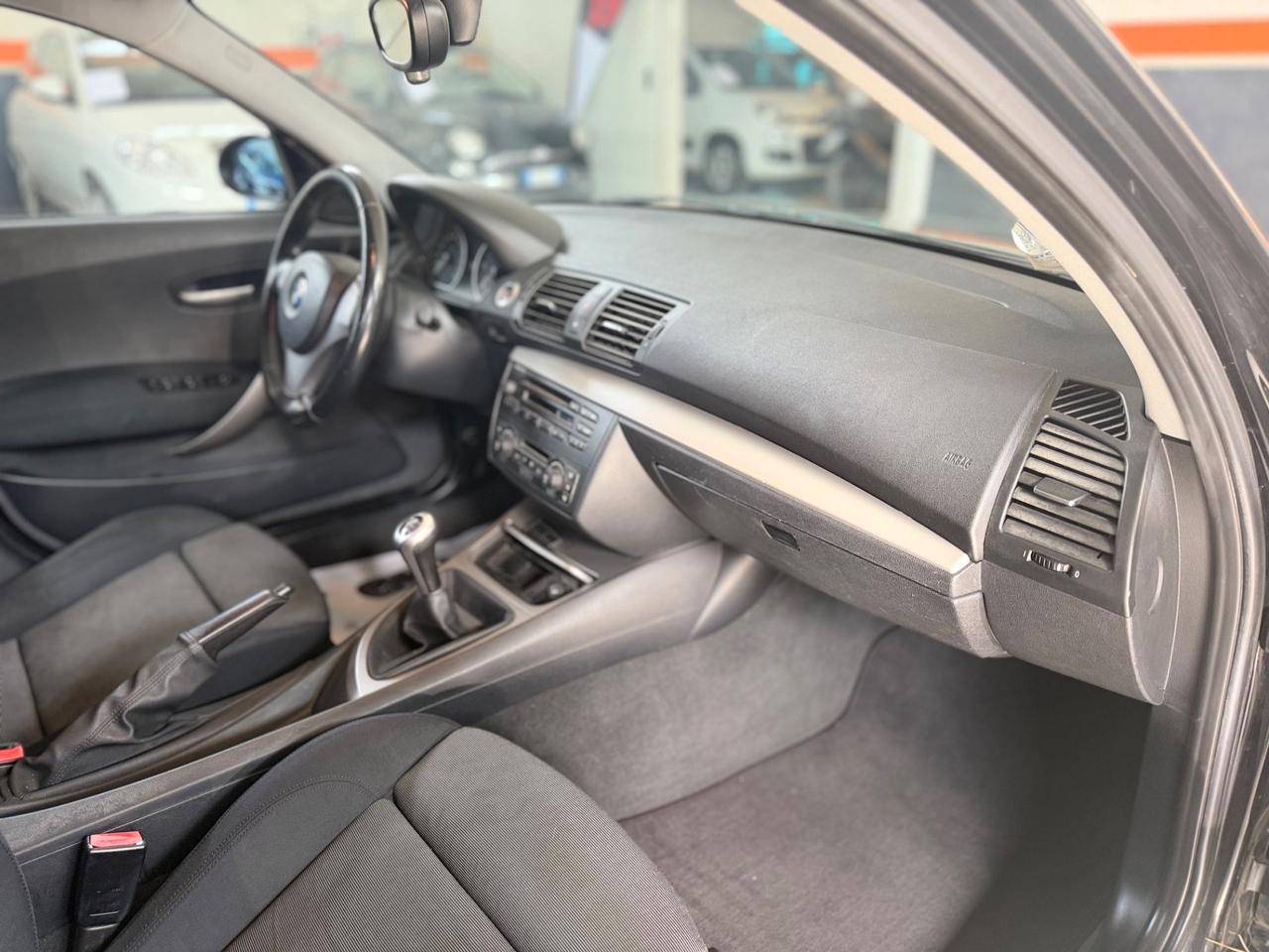 Bmw 118 118d cat 5 porte Attiva NEOPATENTATI