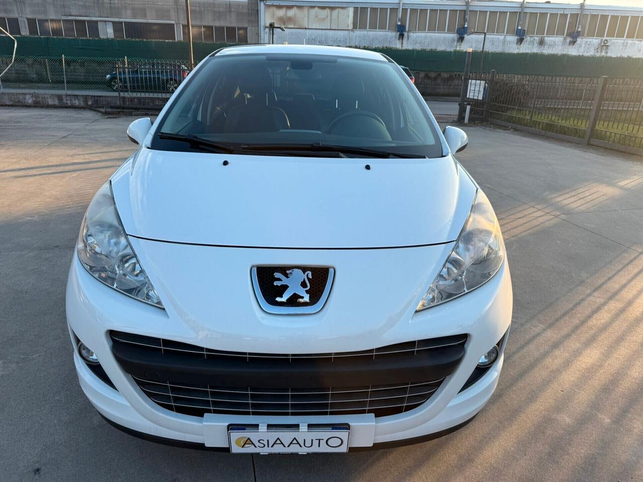 Peugeot 207 5p 1.4 95 CV 74.900 KM