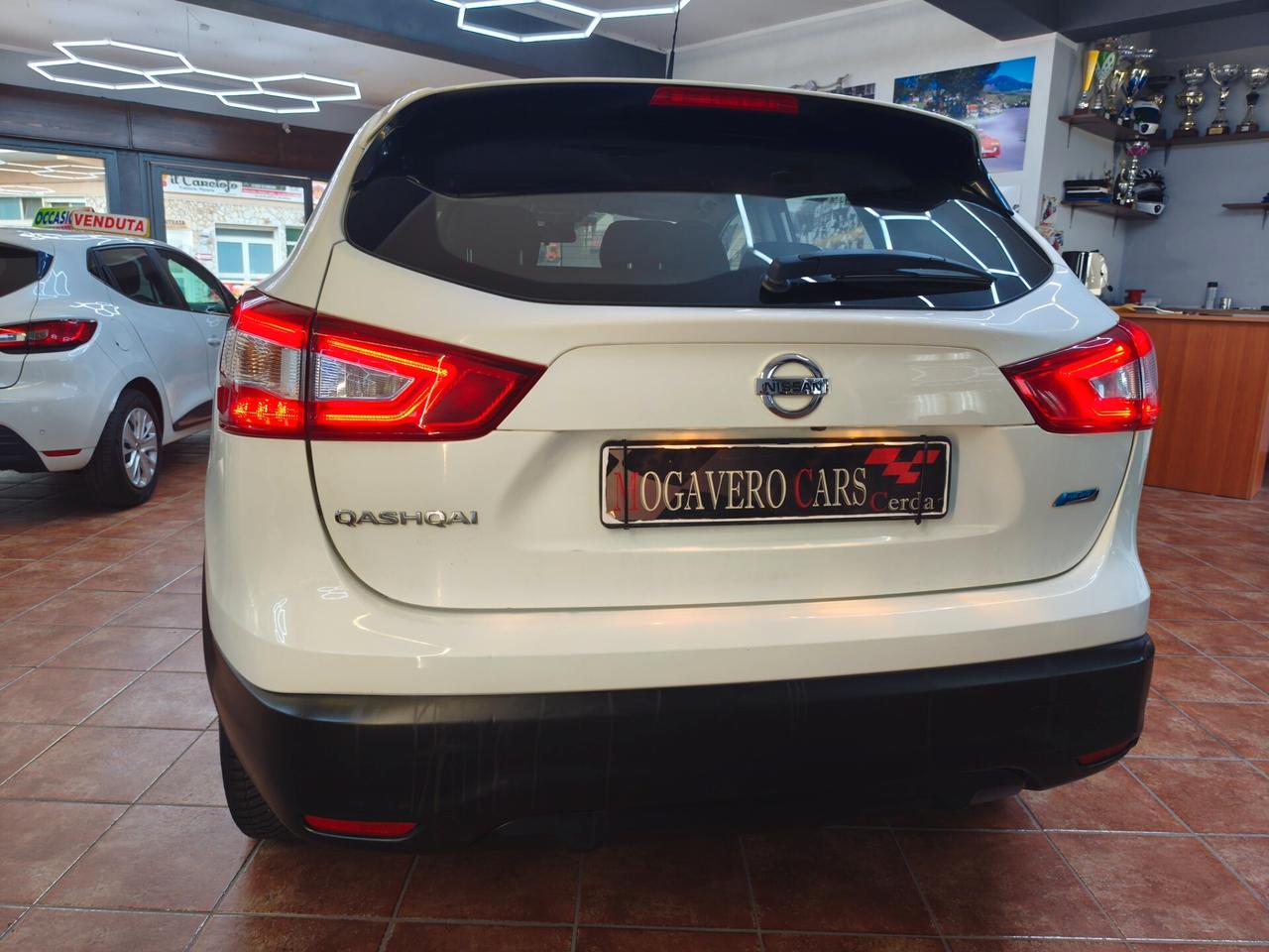 Nissan Qashqai 1.5 diesel 110CV FULL OPTIONAL