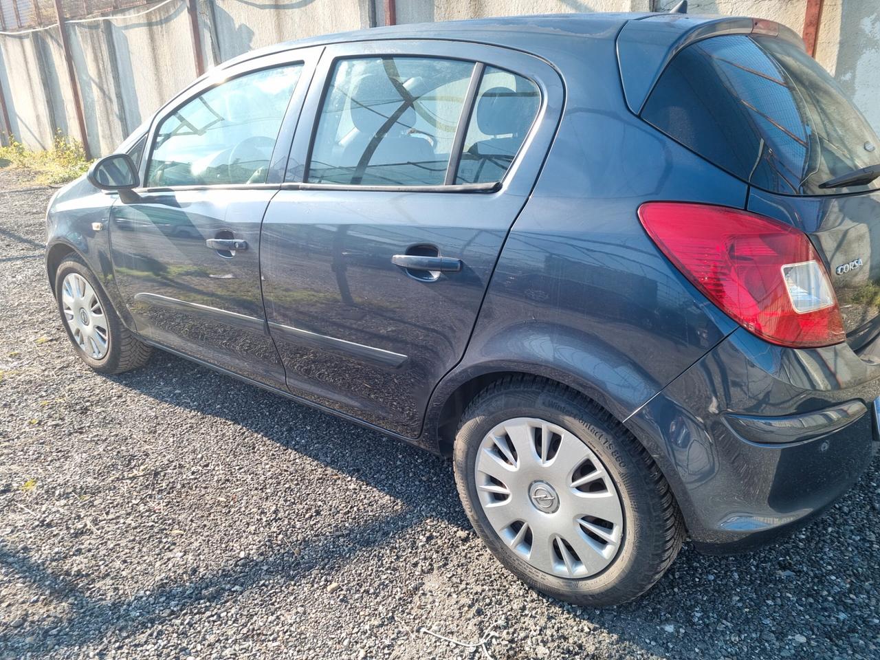 Opel Corsa 1.2 5 porte Club