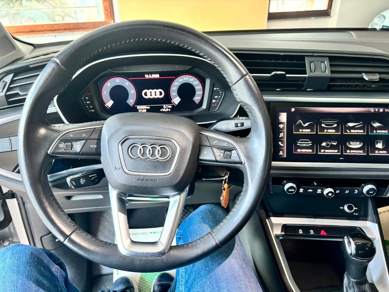 Audi Q3 40 TDI quattro S tronic Business Advanced