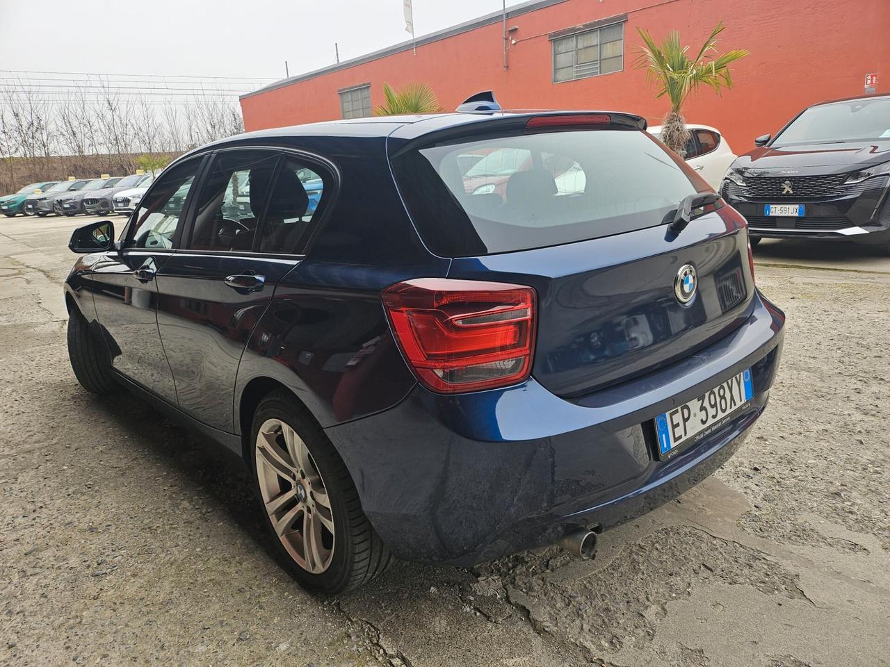 Bmw 118 118d 5p. Unique