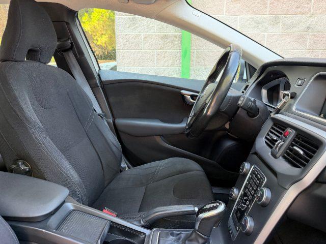 VOLVO V40 1.6 D2 114CV KINETIK POWERSHIT CAMBIO AUTOMATICO