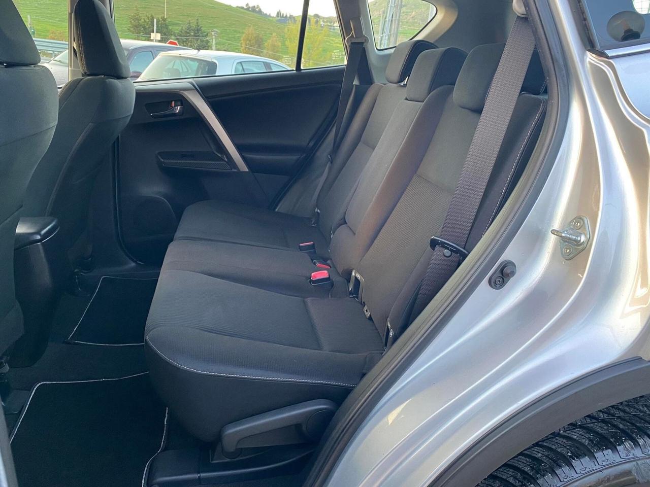 Toyota RAV 4 RAV4 2.0 D-4D 2WD