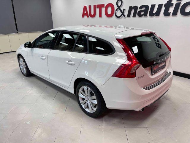 VOLVO V60 2.0 D2 MOMENTUM