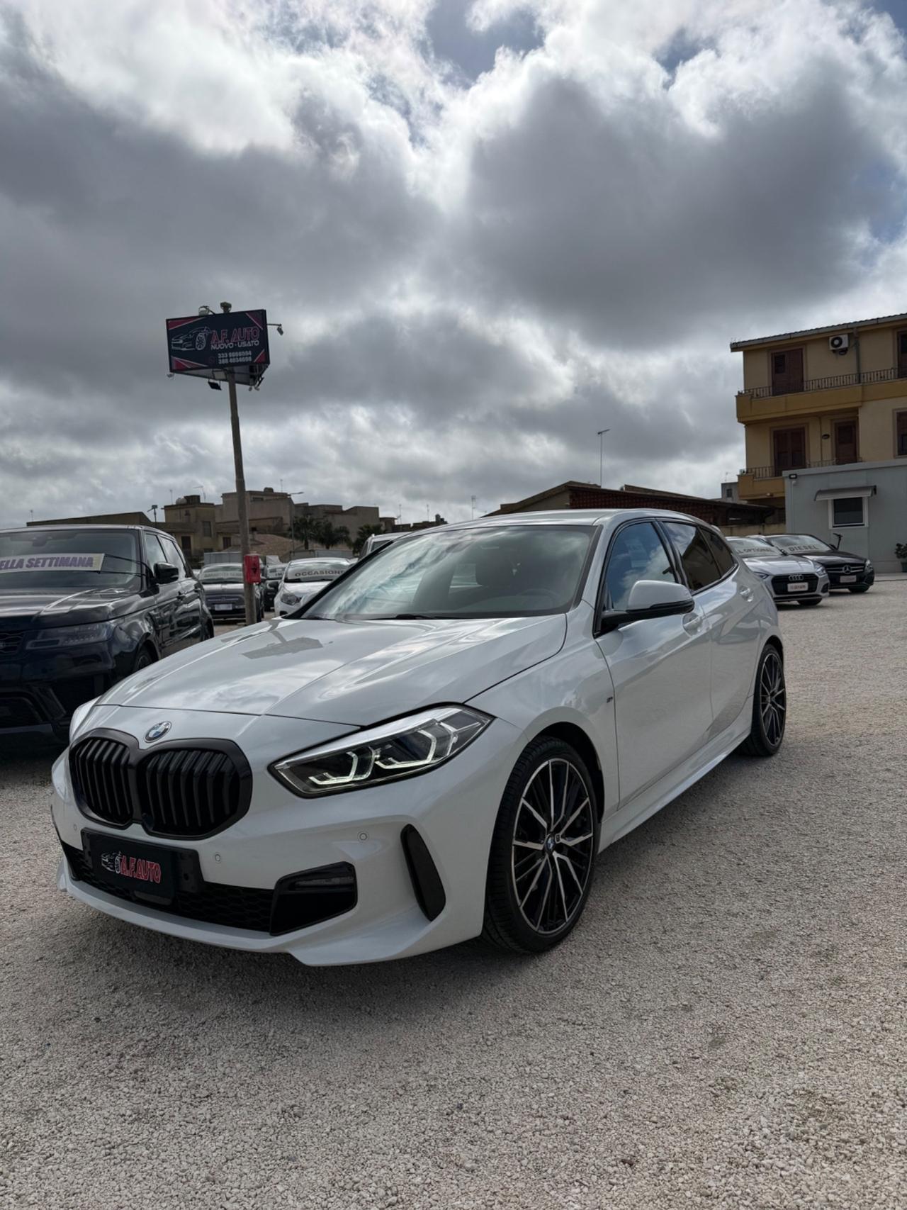 Bmw 118 118d 5p. Msport