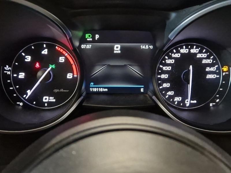 ALFA ROMEO STELVIO 2.2 TURBO DIESEL 160 CV BUSINESS AT8 RWD SUV