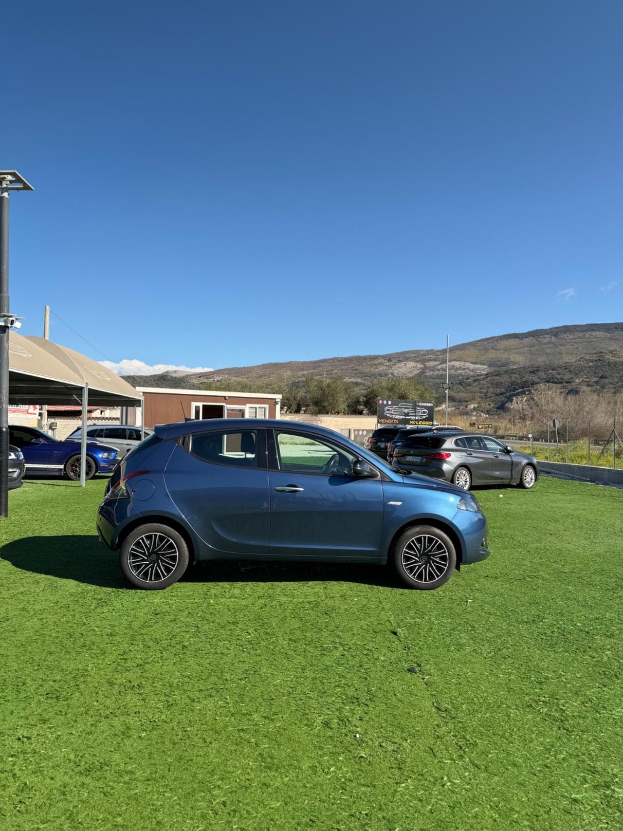 Lancia Ypsilon 1.0 Hybrid Ecochic Gold