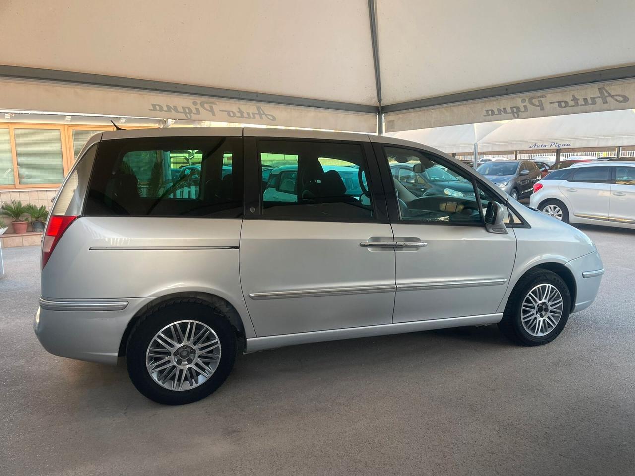 Lancia Phedra 2.2 MJT CA Limited Edition