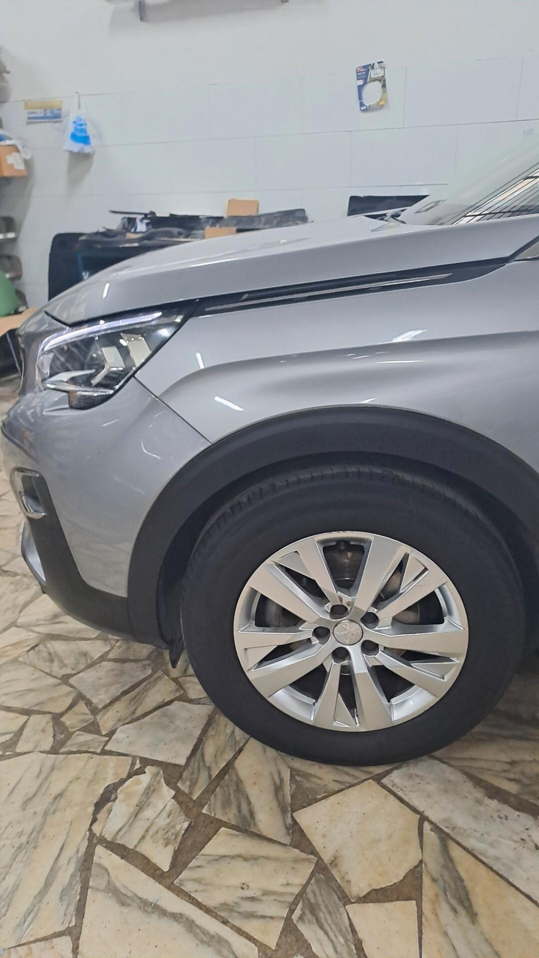 Peugeot 3008 BlueHDi 130cv EAT8 Allure AUTOMATICA
