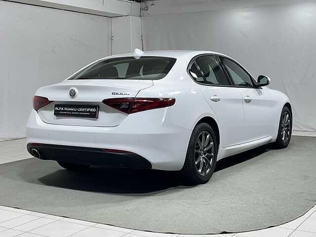 Alfa Romeo Giulia 2.0 Turbo 200 CV AT8 Business