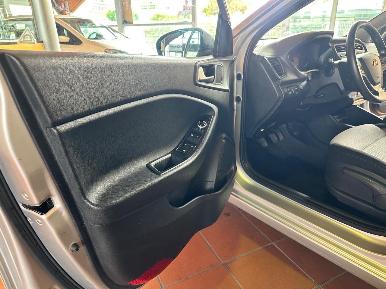 Hyundai i20 1.2 84 CV 5 porte Style GPL