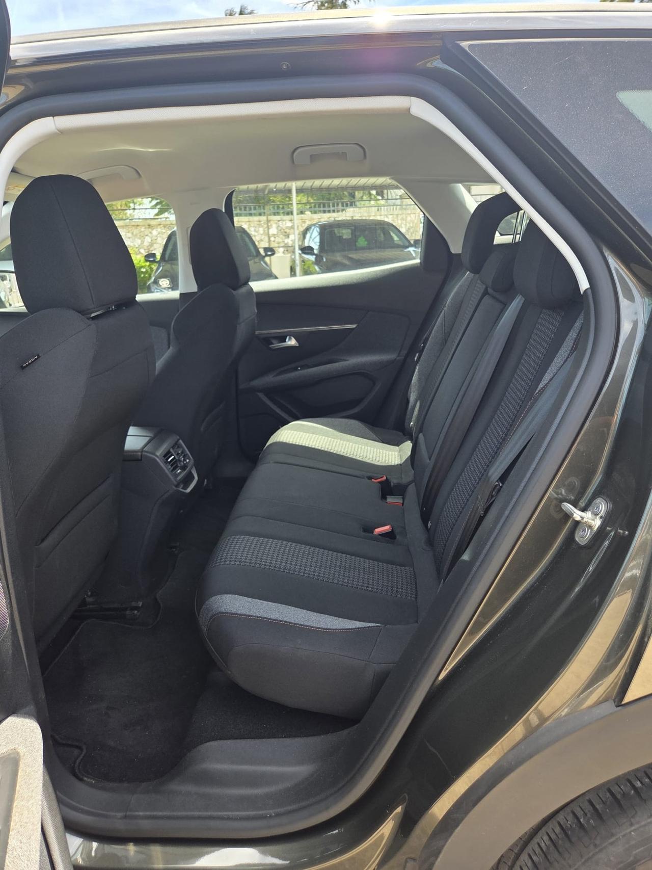 Peugeot 3008 BlueHDi 130 S&S EAT8 Business