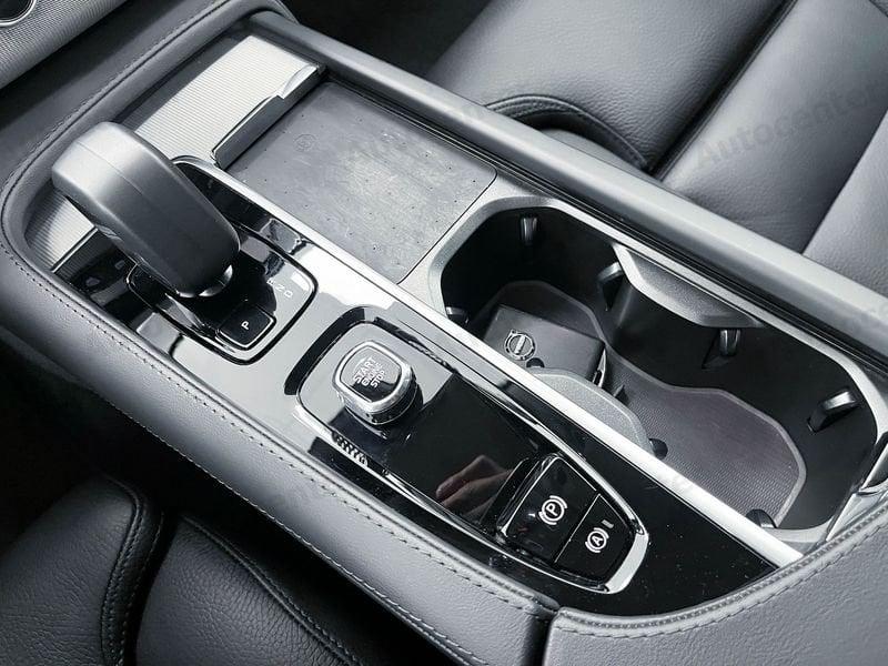 Volvo XC90 XC90 T8 PLUG IN PLUS DARK AWD AUT 7 POSTI