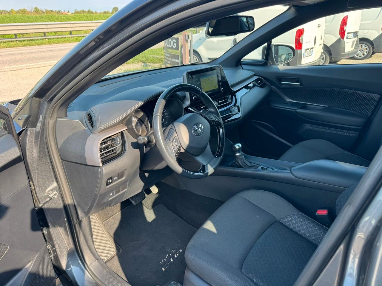 Toyota C-HR 1.8 Hybrid E-CVT Business