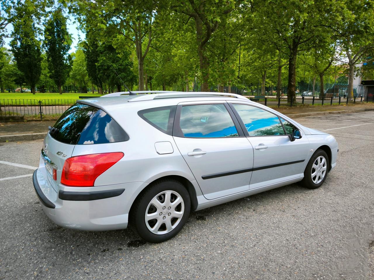 Peugeot 407 1.8 SW Premium GPL