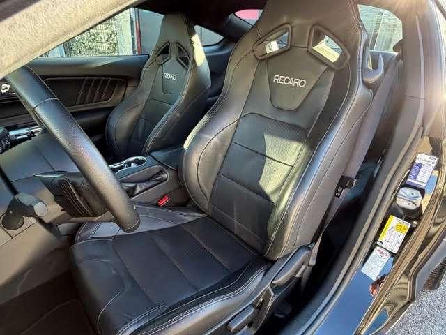 Ford Mustang Fastback 5.0 ti-vct V8 GT 421cv auto **KM 35.000!