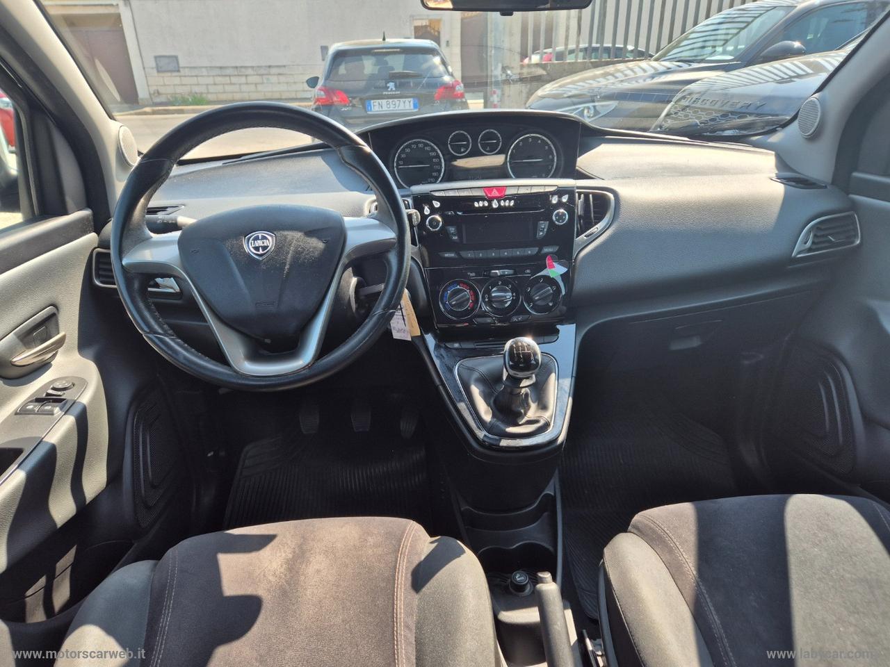 LANCIA Ypsilon 1.2 69 CV 5p. S&S Silver