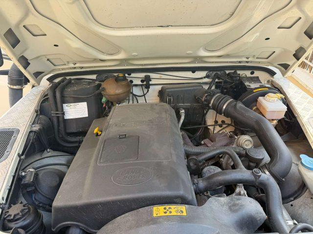 LAND ROVER Defender 90 2.5 TD5 SW 6 POSTI