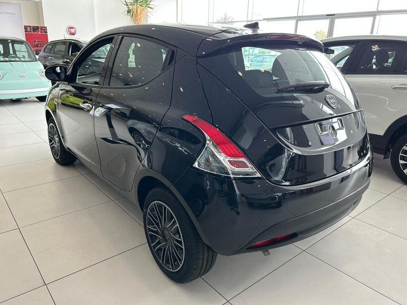 Lancia Ypsilon 1.0 firefly hybrid Oro s&s 70cv