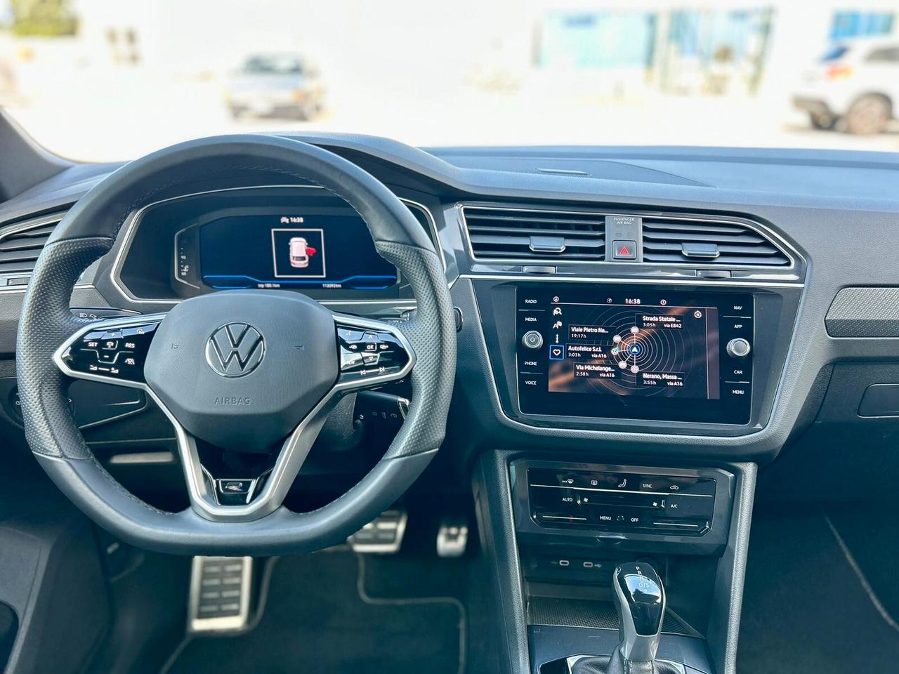 Volkswagen Tiguan 2.0 TDI 150 CV DSG R-Line IVA ESPOSTA