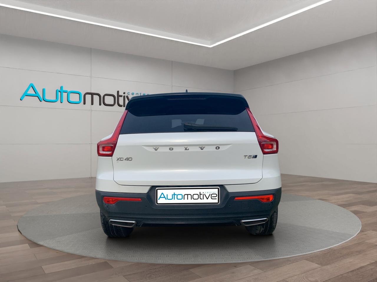 Volvo XC40 T5 AWD Geartronic R-design