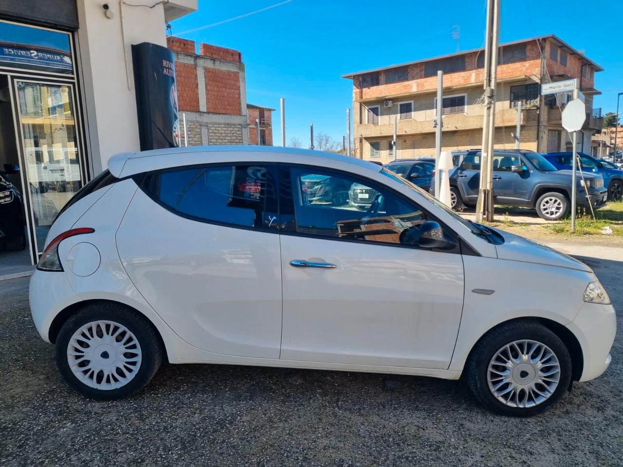 Lancia Ypsilon 1.2 69 CV 5 porte Gold