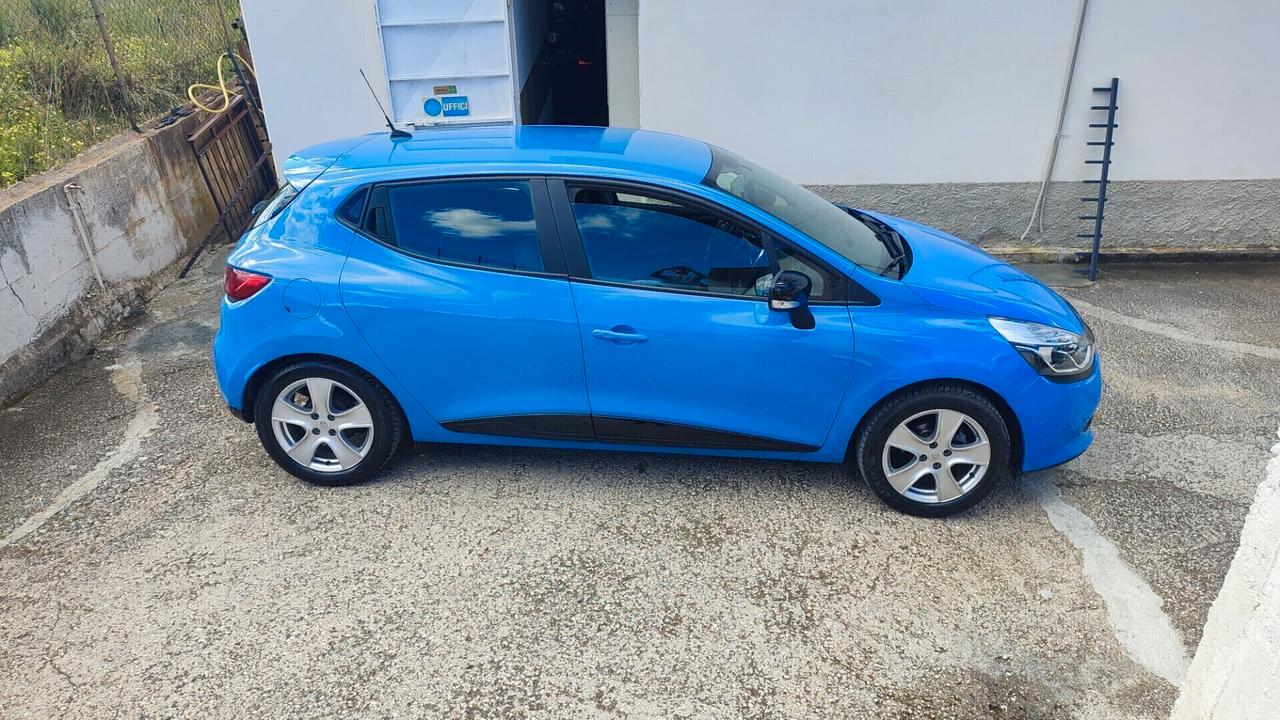 Renault Clio 1.2 75CV 5 porte Wave