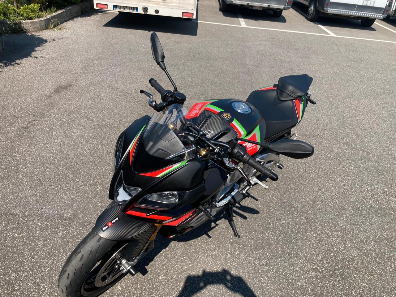 Aprilia Tuono V4 1100 factory accessoriata sospensioni elettroniche