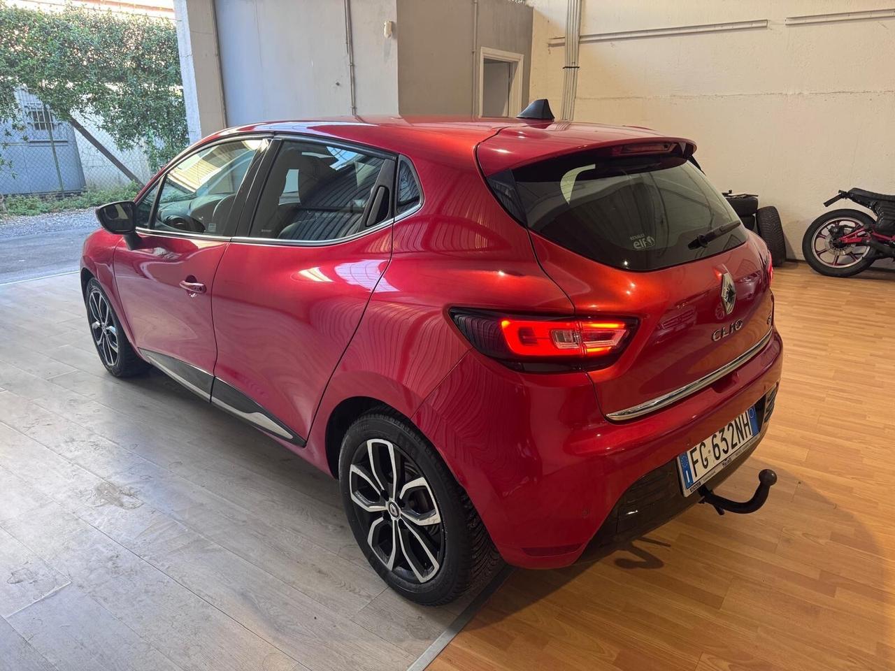 Renault Clio Energy intens euro 6 con gancio di traino