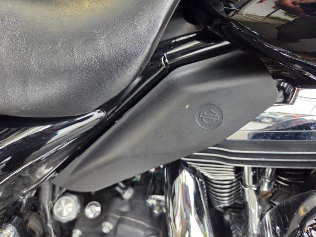 HARLEY-DAVIDSON FLHX Street Glide 1584