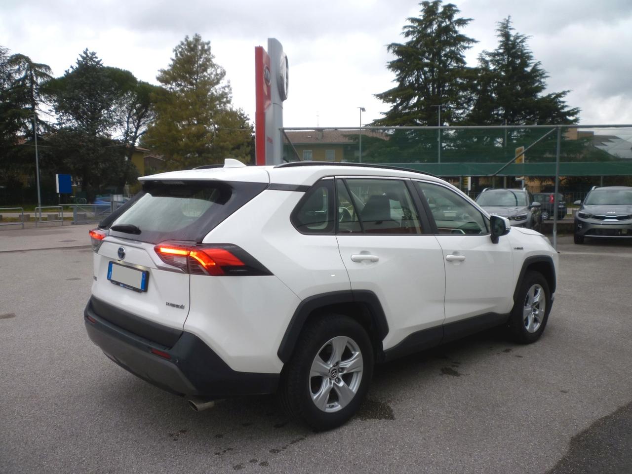 TOYOTA Rav4 2.5 HV (218 CV) E-CVT 2WD Business Bianco 2019