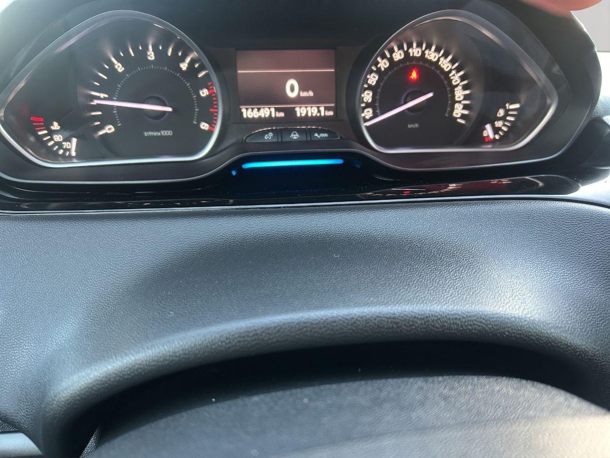 PEUGEOT - 208 - 1.4 HDi 68 CV 5p. Allure