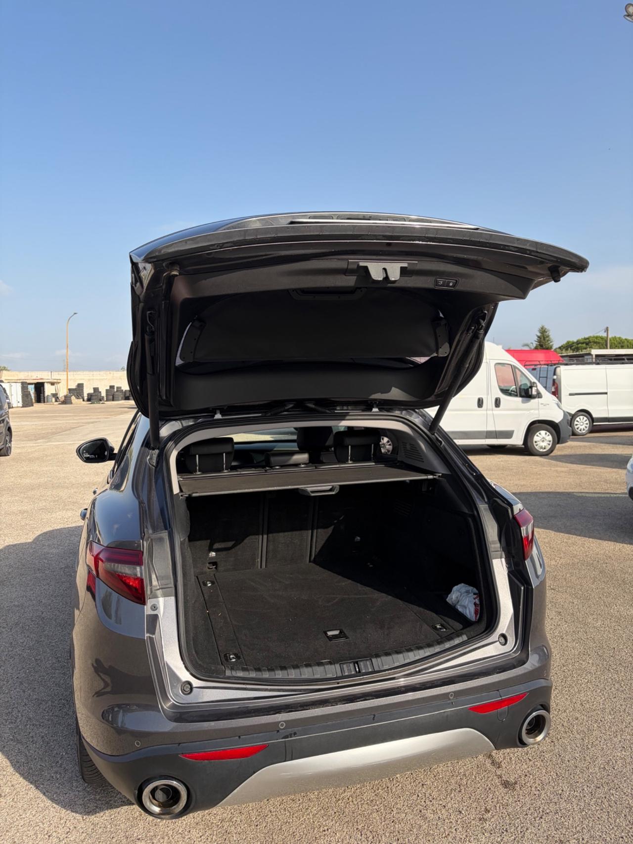 Alfa Romeo Stelvio 190 CV AT8 Q4 Executive