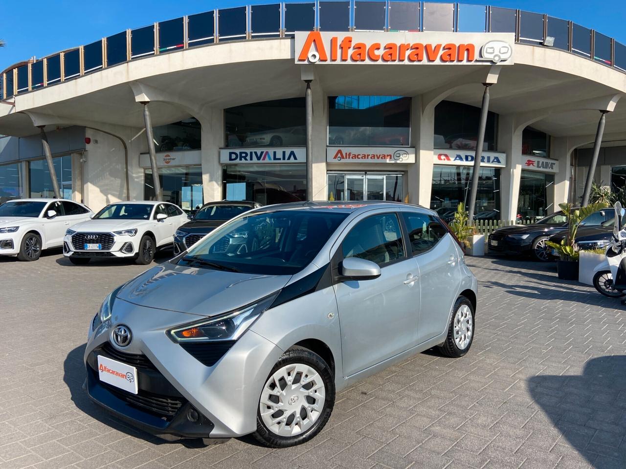 Toyota Aygo 1.0 x-business 72cv automatica