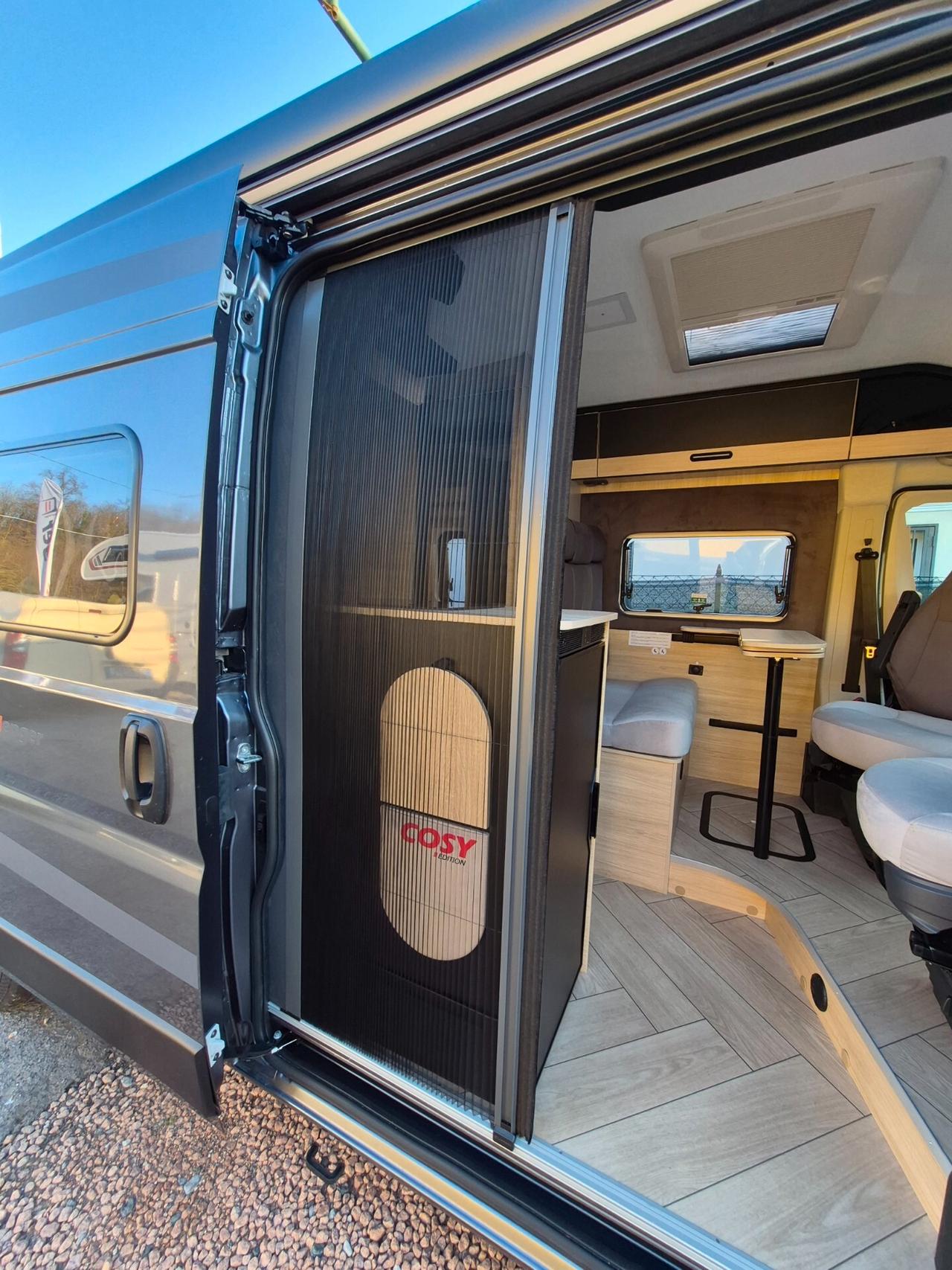 Challenger V114 MAX COSY P/E2026