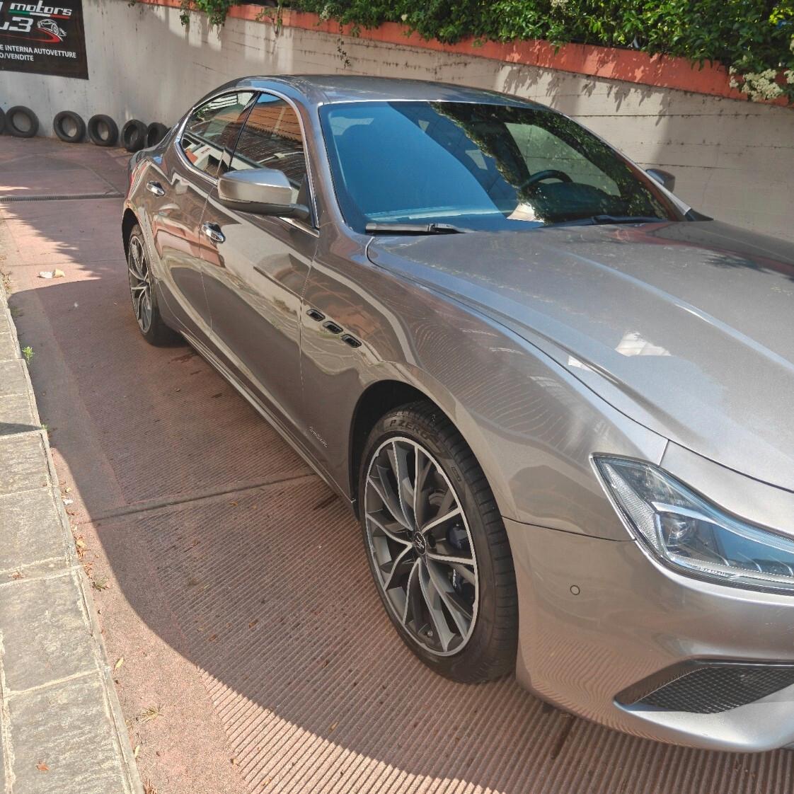 Maserati Ghibli L4 330 CV MHEV Gransport