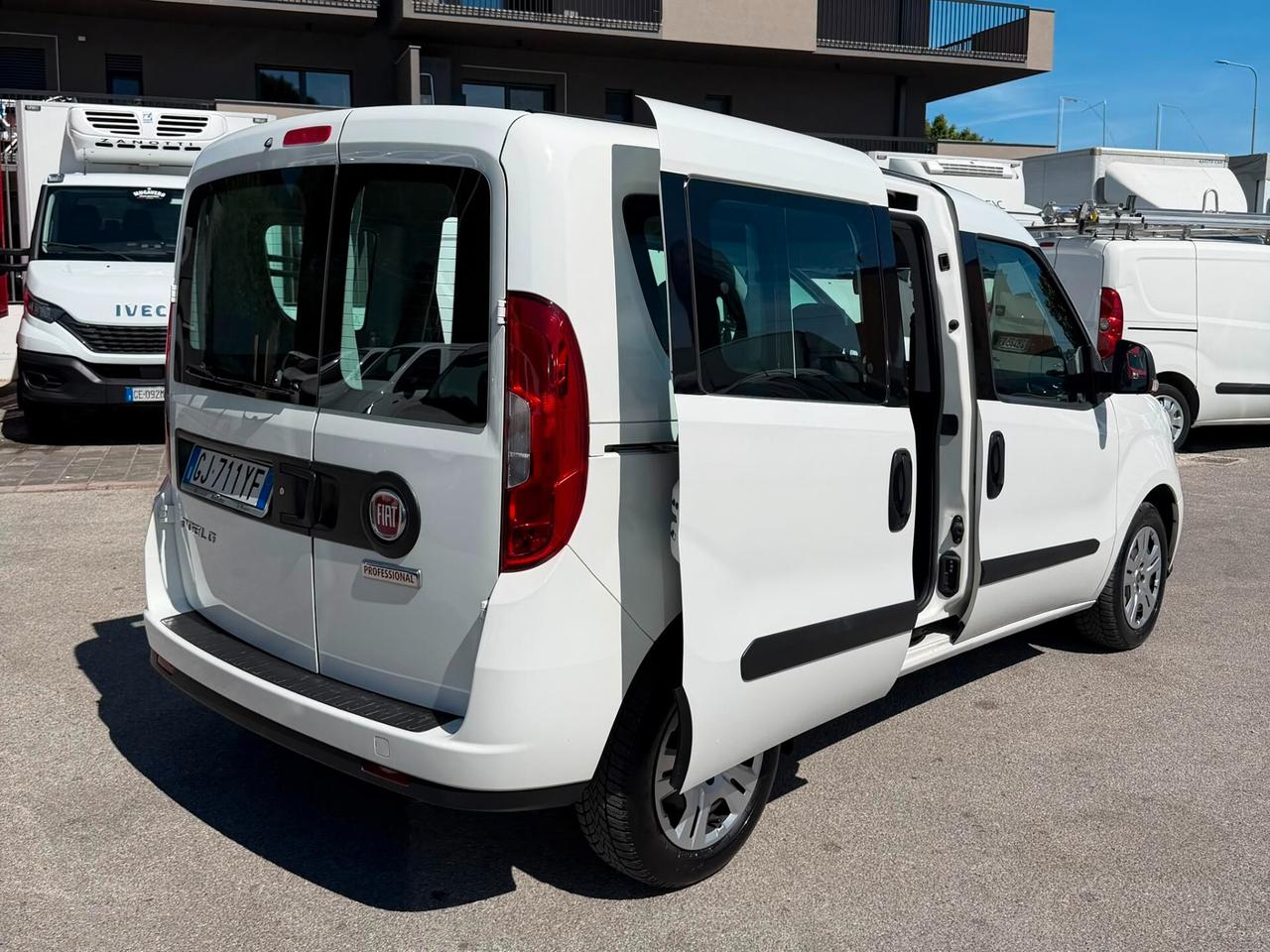 FIAT DOBLO' 1.6 AUTOCARRO 5 POSTI