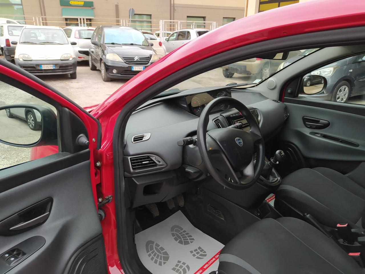 Lancia Ypsilon 1.2 69 CV 5 porte GPL Ecochic Silver Neopatentati