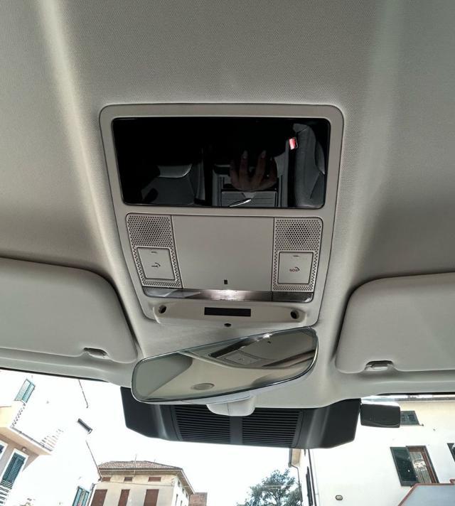 LAND ROVER Defender 110 3.0D 200 CV AWD Automatic