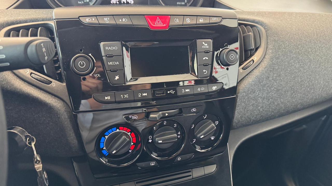 LANCIA Ypsilon III 2021 - Ypsilon 1.0 firefly hybrid Silver s&s 70c