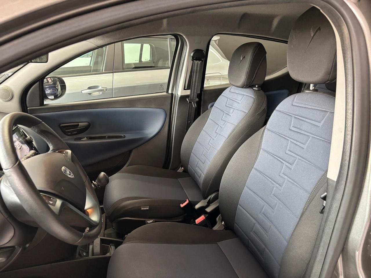 Lancia Ypsilon 1.0 FireFly 5 porte S&S Hybrid Platino